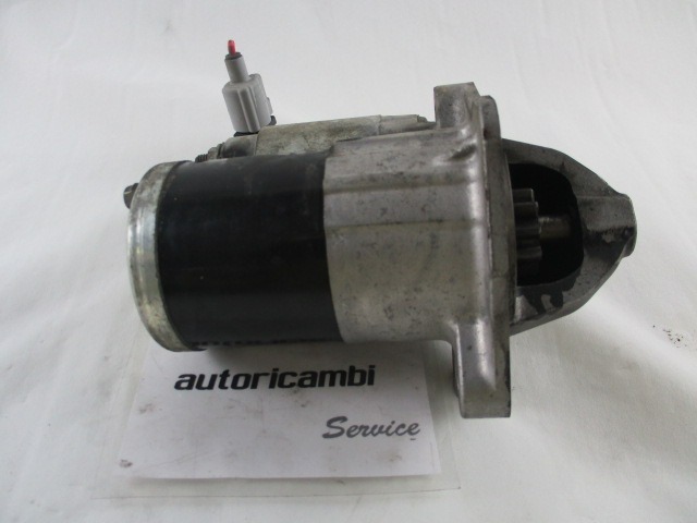 ZAGANJAC MOTORJA  OEM N. M000T33971 ORIGINAL REZERVNI DEL MAZDA 2 DE DH MK2 (2007 - 2014) BENZINA LETNIK 2012