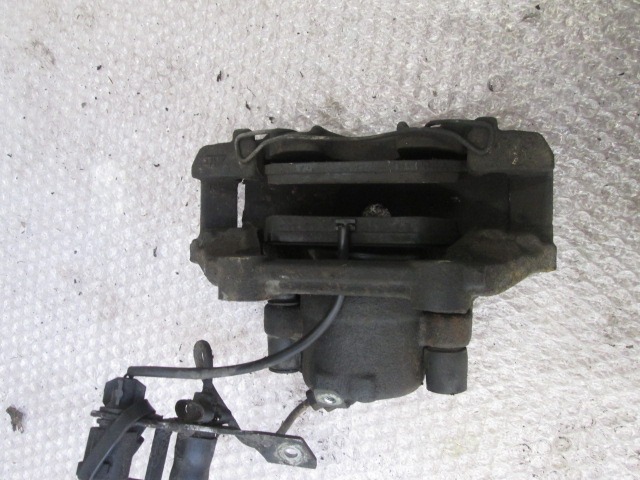 SPREDNJE DESNE ZAVORNE CELJUSTI  OEM N. 4B0615124 ORIGINAL REZERVNI DEL AUDI A6 C5 4B 4B5 4B2 BER/SW (1997 - 2001) DIESEL LETNIK 2001