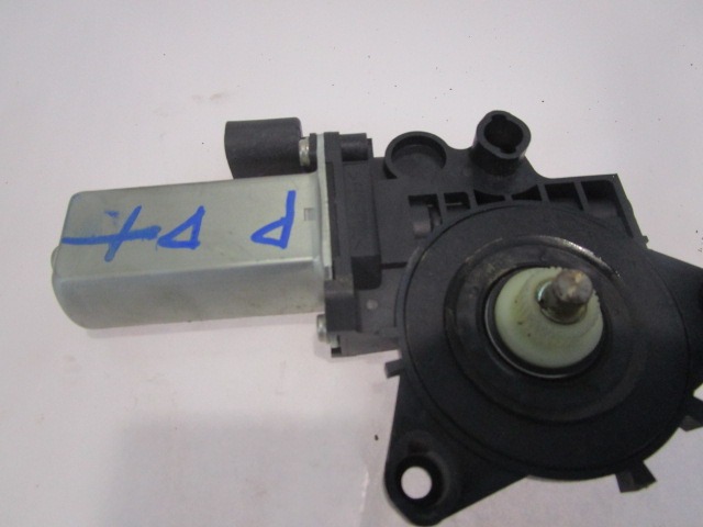 MOTORCEK ELEKTRICNEGA POMIKA ZADNJEGA STEKLA  OEM N. 46841277 ORIGINAL REZERVNI DEL LANCIA MUSA 350 (2004 - 2007) DIESEL LETNIK 2006