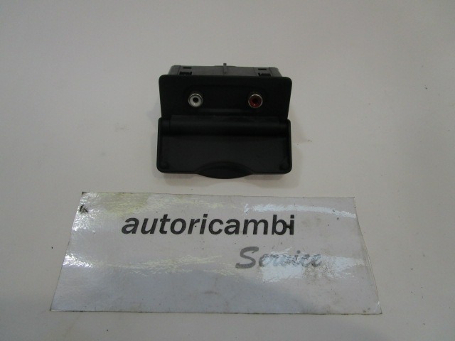 USB / AUX OEM N. 280230001R ORIGINAL REZERVNI DEL RENAULT CLIO BR0//1 CR0/1 KR0/1 MK3 R (05/2009 - 2013) DIESEL LETNIK 2010