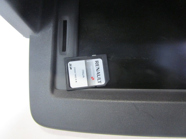 REZERVNI DELI, RADIJSKO-NAVIGACIJSKE NAPRAVE OEM N. 8200884342 8200884343 ORIGINAL REZERVNI DEL RENAULT CLIO BR0//1 CR0/1 KR0/1 MK3 R (05/2009 - 2013) DIESEL LETNIK 2010