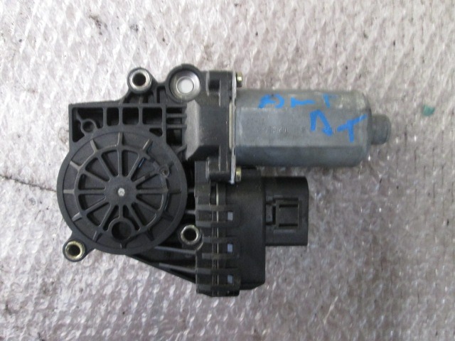 DVIZNI MEHANIZEM SPREDNIH STEKEL  OEM N. 4B0959802D ORIGINAL REZERVNI DEL AUDI A6 C5 4B 4B5 4B2 BER/SW (1997 - 2001) DIESEL LETNIK 2001