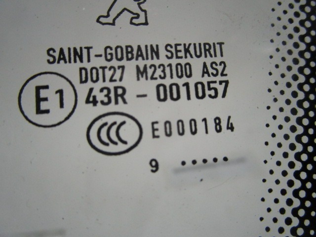 FIKSNO OKNO DESNO OEM N. 8569SW ORIGINAL REZERVNI DEL PEUGEOT 207 / 207 CC R WA WC WD WK (05/2009 - 2015) BENZINA/GPL LETNIK 2009