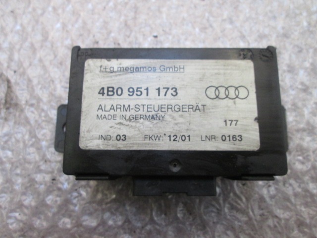 RACUNALNIK AVTOALARMA/BLOKADA MOTORJA OEM N. 4B0951173 ORIGINAL REZERVNI DEL AUDI A6 C5 4B 4B5 4B2 BER/SW (1997 - 2001) DIESEL LETNIK 2001