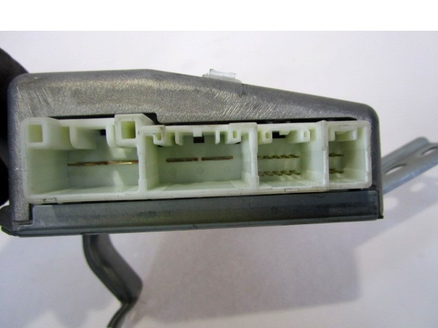 ELEKTRICNI SERVO VOLAN ENOTA OEM N. 89650-02230 ORIGINAL REZERVNI DEL TOYOTA COROLLA E12 (2000 - 2006) DIESEL LETNIK 2006