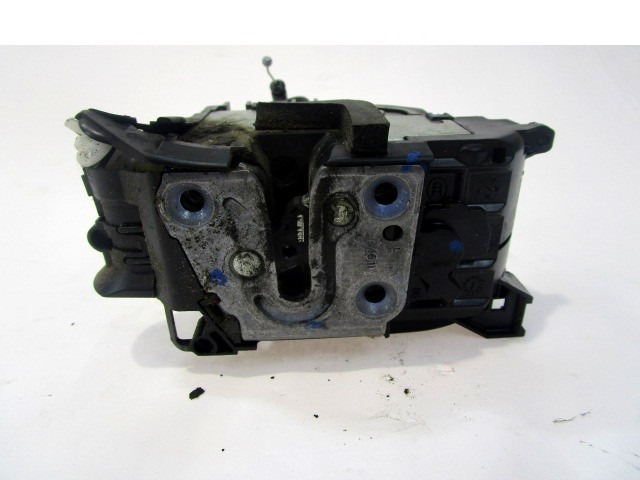 CENTRALNO ZAKLEPANJE PREDNIH LEVIH VRAT OEM N. 8200300123 ORIGINAL REZERVNI DEL RENAULT CLIO BR0//1 CR0/1 KR0/1 MK3 R (05/2009 - 2013) BENZINA LETNIK 2012
