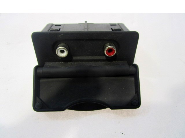 USB / AUX OEM N. 280230001R ORIGINAL REZERVNI DEL RENAULT CLIO BR0//1 CR0/1 KR0/1 MK3 R (05/2009 - 2013) BENZINA LETNIK 2012