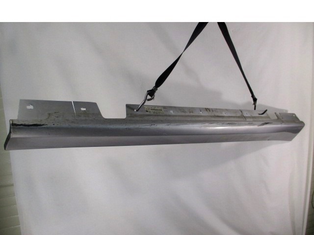 OKRASNA LETEV PRAGA  OEM N. 903113001 ORIGINAL REZERVNI DEL BMW SERIE 3 BER/SW/COUPE/CABRIO E90/E91/E92/E93 (2005 -2009) DIESEL LETNIK 2007
