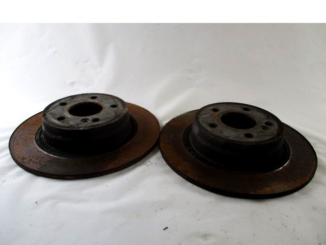 ZADNJI ZAVORNI DISKI OEM N. A2044231512 ORIGINAL REZERVNI DEL MERCEDES CLASSE C W204 BER/SW (2007 - 2011) DIESEL LETNIK 2008