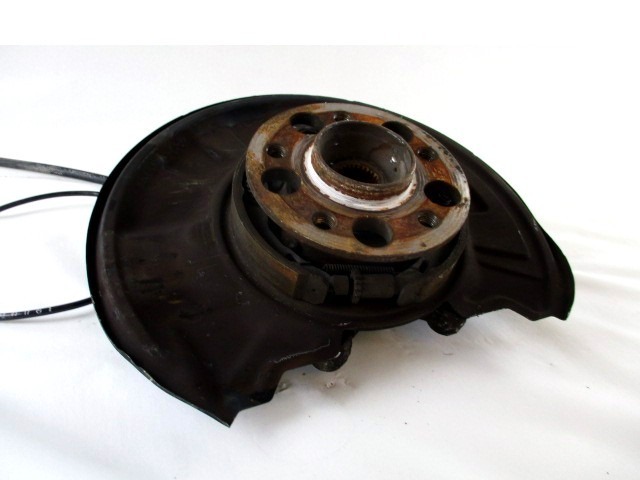 KOLESNI NOSILEC ZADAJ DESNO / POGON PRIROBNICO PESTA OEM N. A2044211820 ORIGINAL REZERVNI DEL MERCEDES CLASSE C W204 BER/SW (2007 - 2011) DIESEL LETNIK 2008