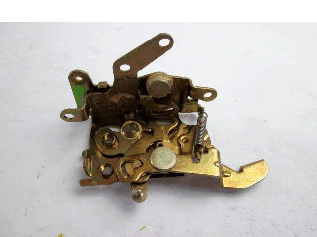 CENTRALNO ZAKLEPANJE PREDNIH LEVIH VRAT OEM N. 71172 ORIGINAL REZERVNI DEL LANCIA THEMA 834 MK1 (1984 - 1988)BENZINA LETNIK 1988