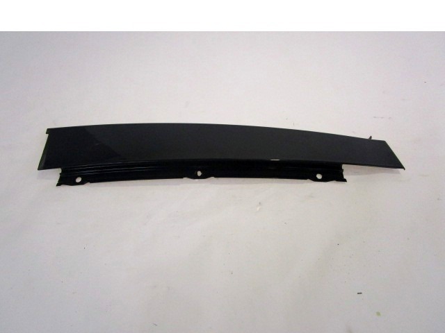 ZUNANJI PROFILI IN LETVE OEM N. 822820011R ORIGINAL REZERVNI DEL RENAULT LAGUNA BT0/1 KT0/1 MK3 BER/SW (10/2007 - 08/2010) DIESEL LETNIK 2008