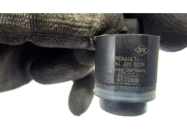 PARKIRNI SENZORJI OEM N. 284420027R ORIGINAL REZERVNI DEL RENAULT LAGUNA BT0/1 KT0/1 MK3 BER/SW (10/2007 - 08/2010) DIESEL LETNIK 2008