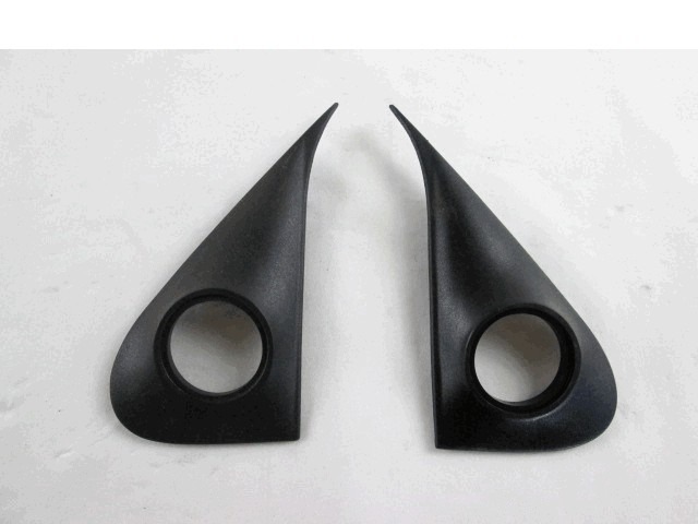 OKRASNE LETVICE VRAT  OEM N. 84760-0X000 ORIGINAL REZERVNI DEL FIAT UNO 146 MK1 (1983 -1989)BENZINA LETNIK 1983