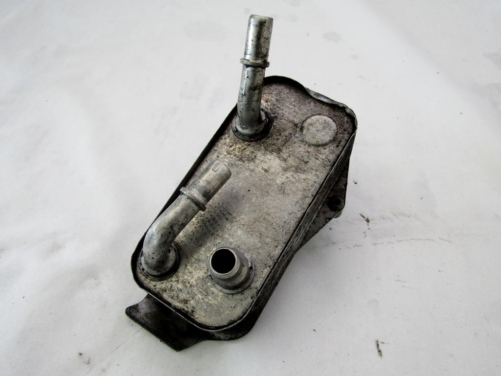 EGR VENTIL/IZMENJALNIK OEM N. 7521064 ORIGINAL REZERVNI DEL BMW SERIE 3 BER/SW/COUPE/CABRIO E90/E91/E92/E93 (2005 -2009) DIESEL LETNIK 2006