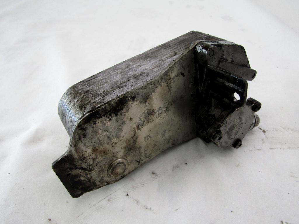 EGR VENTIL/IZMENJALNIK OEM N. 7521064 ORIGINAL REZERVNI DEL BMW SERIE 3 BER/SW/COUPE/CABRIO E90/E91/E92/E93 (2005 -2009) DIESEL LETNIK 2006