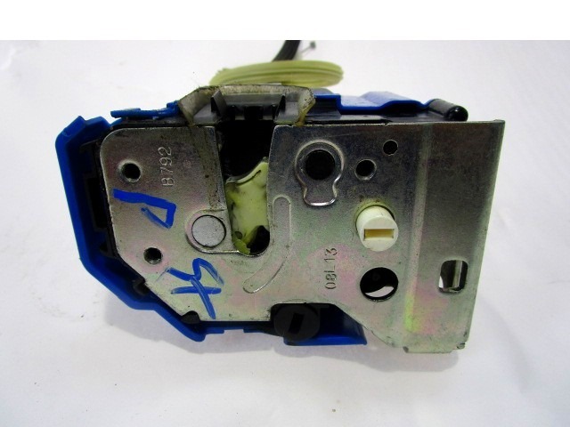 CENTRALNA KLJUCAVNICA ZADJIH LEVIH VRAT OEM N. 51930024 ORIGINAL REZERVNI DEL FIAT 500 L CINQUECENTO L L0 (2012-2017) DIESEL LETNIK 2014