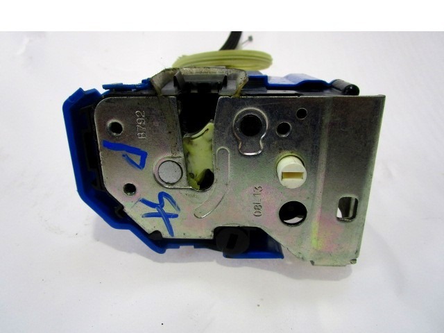 CENTRALNA KLJUCAVNICA ZADJIH LEVIH VRAT OEM N. 51930024 ORIGINAL REZERVNI DEL FIAT 500 L CINQUECENTO L L0 (2012-2017) DIESEL LETNIK 2014