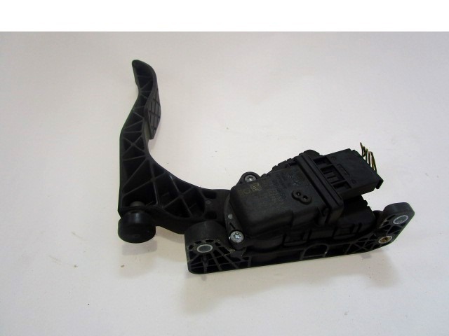 PEDALI OEM N. 4F1723523A ORIGINAL REZERVNI DEL AUDI A6 C6 4F2 4FH 4F5 BER/SW/ALLROAD (07/2004 - 10/2008) DIESEL LETNIK 2005