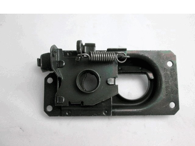 ZAKLEP POKROVA MOTORJA  OEM N. 51231876997 ORIGINAL REZERVNI DEL BMW SERIE 5 E28 (1981 - 1987)BENZINA LETNIK 1981