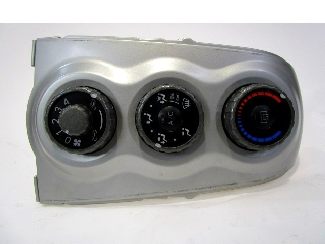 NADZOR KLIMATSKE NAPRAVE OEM N. 559000D210B0 ORIGINAL REZERVNI DEL TOYOTA YARIS P9 MK2 (01/2006 - 2009) BENZINA LETNIK 2006