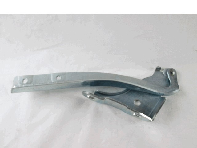 PANTI POKROVA MOTORJA OEM N. 51761348 ORIGINAL REZERVNI DEL FIAT GRANDE PUNTO 199 (2005 - 2012) DIESEL LETNIK 2009