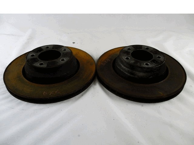 SPREDNJI ZAVORNI DISKI OEM N. 34116854999 ORIGINAL REZERVNI DEL BMW SERIE 3 BER/SW/COUPE/CABRIO E90/E91/E92/E93 (2005 -2009) DIESEL LETNIK 2006