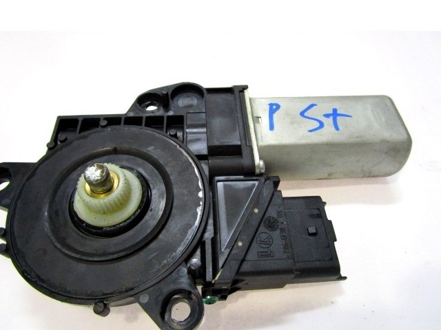 MOTORCEK ELEKTRICNEGA POMIKA ZADNJEGA STEKLA  OEM N. 71740207 ORIGINAL REZERVNI DEL FIAT CROMA 194 MK2 R (11-2007 - 2010) DIESEL LETNIK 2008