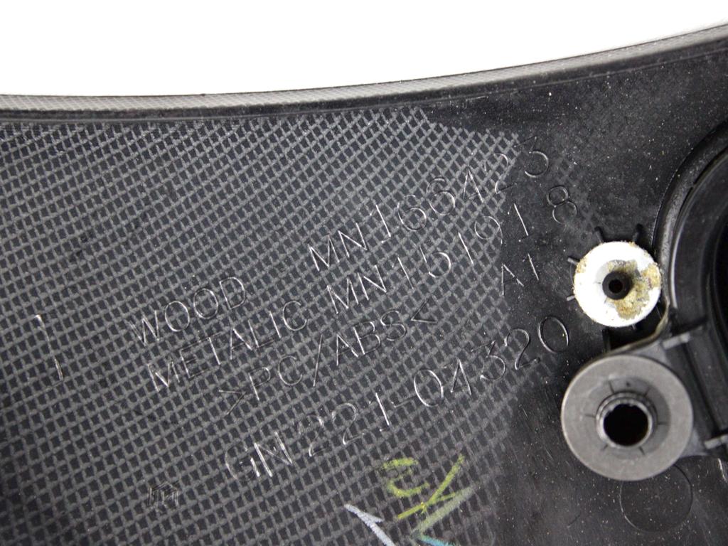 SREDINSKA KONZOLA  OEM N. GN221-04320 ORIGINAL REZERVNI DEL MITSUBISHI GRANDIS NAW (2003 - 2011) DIESEL LETNIK 2006