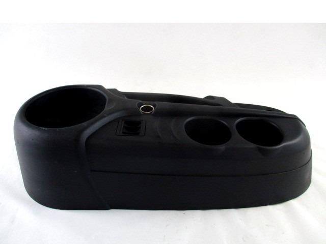 PLASTIKA MED SEDEZI BREZ NASLONJALA ROK OEM N. MN151922ZZ ORIGINAL REZERVNI DEL MITSUBISHI GRANDIS NAW (2003 - 2011) DIESEL LETNIK 2006
