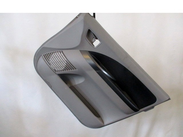 NOTRANJA OBLOGA SPREDNJIH VRAT OEM N. PNADTMTGRANDISNAWMV5P ORIGINAL REZERVNI DEL MITSUBISHI GRANDIS NAW (2003 - 2011) DIESEL LETNIK 2006