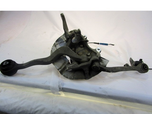VRTLJIVI LEZAJ DESNO / PESTO KOLESA Z LEZAJEM SPREDAJ OEM N. 31216760954 ORIGINAL REZERVNI DEL BMW SERIE 5 E60 E61 (2003 - 2010) DIESEL LETNIK 2004