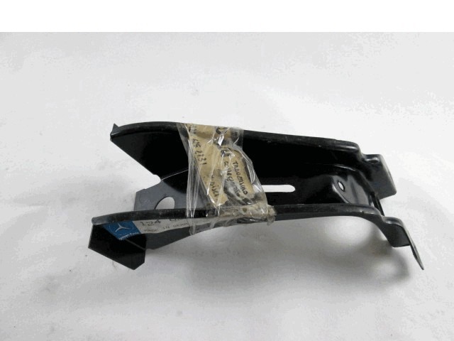 NOSILEC RADIATORJA OEM N. 1246262231 ORIGINAL REZERVNI DEL MERCEDES CLASSE E W124 BER/SW (1984 - 1995)BENZINA LETNIK 1993