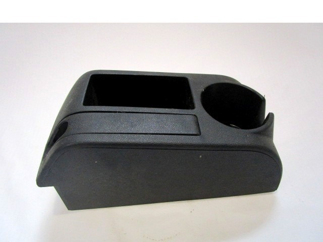 PLASTIKA MED SEDEZI BREZ NASLONJALA ROK OEM N. 1K0863323C ORIGINAL REZERVNI DEL VOLKSWAGEN GOLF VI 5K1 517 AJ5 MK6 (2008-2012) DIESEL LETNIK 2011