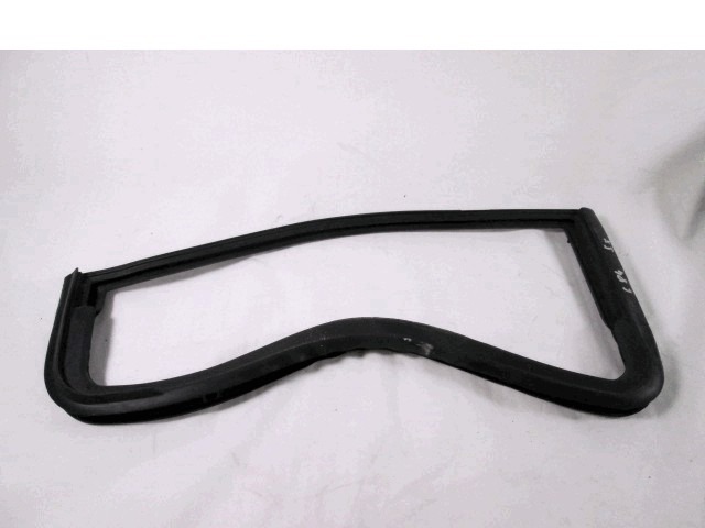 TESNILA VRAT IN STEKEL OEM N. 4722272 ORIGINAL REZERVNI DEL FIAT 684 N NP T TL TP (1970 - 1980)DIESEL LETNIK 1970