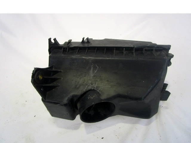 FILTAR ZRAKA OEM N. L33613320 ORIGINAL REZERVNI DEL MAZDA MPV LW MK2 (1999 - 2006) DIESEL LETNIK 2002