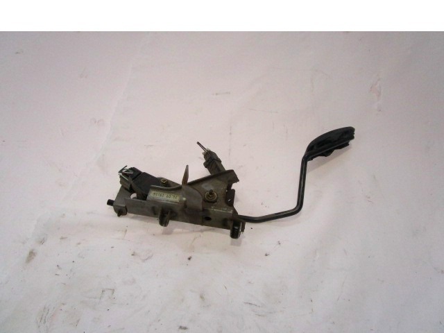 PEDALI OEM N.  ORIGINAL REZERVNI DEL MAZDA MPV LW MK2 (1999 - 2006) DIESEL LETNIK 2002