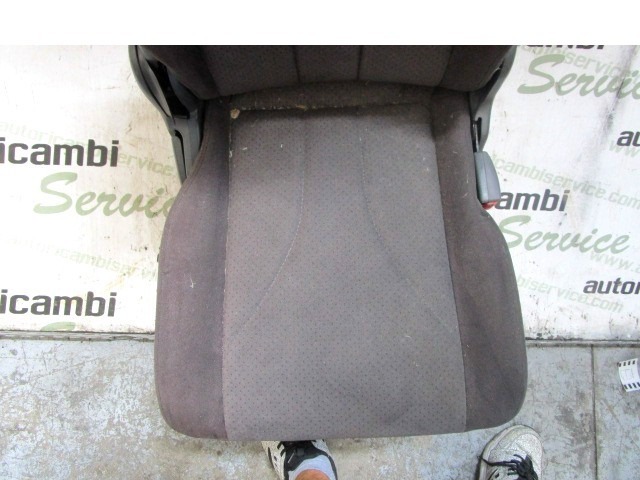 TRETJA VRSTA ENOJNI SEDEZ BLAGO OEM N. 23PSTMZMPVLWMK2MV5P ORIGINAL REZERVNI DEL MAZDA MPV LW MK2 (1999 - 2006) DIESEL LETNIK 2002