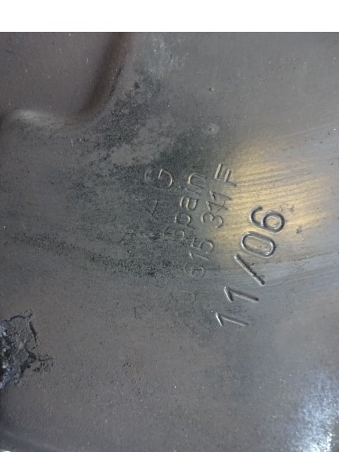 LEVI VRTLJIVI LEZAJ / PESTO KOLESA Z LEZAJEM SPREDAJ OEM N. 1K0615311F ORIGINAL REZERVNI DEL VOLKSWAGEN GOLF PLUS 5M1 521 MK1 (2004 - 2009) BENZINA LETNIK 2006