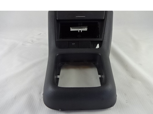 SREDINSKA KONZOLA  OEM N. 5M1857961C ORIGINAL REZERVNI DEL VOLKSWAGEN GOLF PLUS 5M1 521 MK1 (2004 - 2009) BENZINA LETNIK 2006