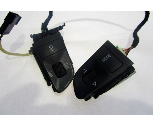 MULTIFUNKCIJSKI VOLAN OEM N. 4F0951527E ORIGINAL REZERVNI DEL AUDI Q7 4L (2005 - 2015) DIESEL LETNIK 2008