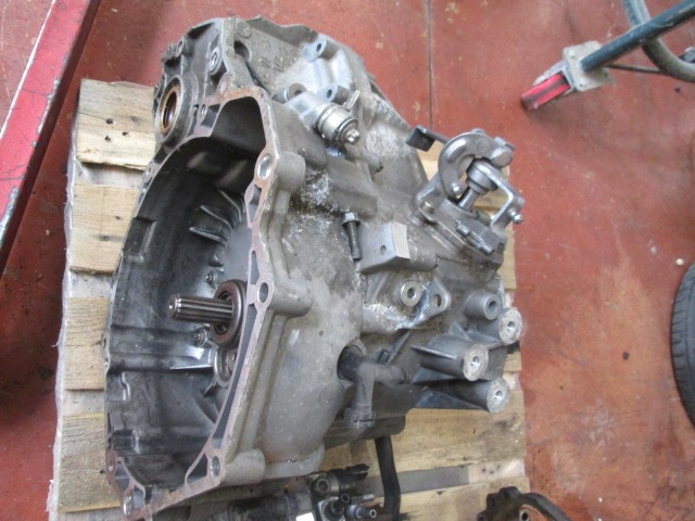 ROCNI MENJALNIK OEM N. 55351518 ORIGINAL REZERVNI DEL OPEL ASTRA H A04 L48,L08,L35,L67 5P/3P/SW (2004 - 2007) DIESEL LETNIK 2006