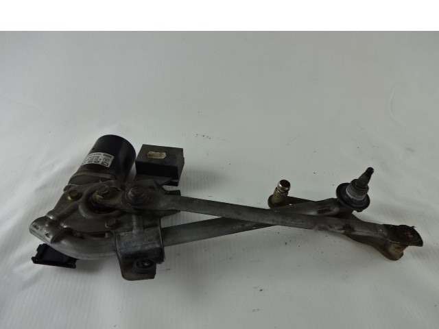 MOTORCEK PREDNJIH BRISALCEV OEM N. A1688200242 ORIGINAL REZERVNI DEL MERCEDES CLASSE A W168 V168 R (2001 - 2005) BENZINA LETNIK 2001