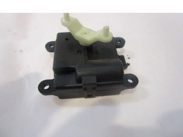 MOTORCEK OGREVANJA OEM N. 3B60030840 ORIGINAL REZERVNI DEL SUBARU IMPREZA GD GG BR SW (2005 - 2007) BENZINA LETNIK 2006