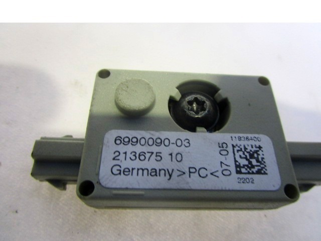 OJACEVALEC / ANTENA OEM N. 65246990090 ORIGINAL REZERVNI DEL BMW SERIE 3 BER/SW/COUPE/CABRIO E90/E91/E92/E93 (2005 -2009) DIESEL LETNIK 2005
