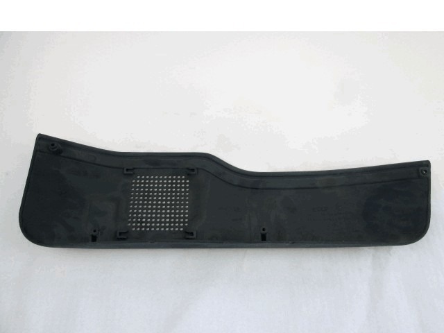 OKRASNE LETVICE VRAT  OEM N.  ORIGINAL REZERVNI DEL FIAT UNO 146 MK1 (1983 -1989)BENZINA LETNIK 1983