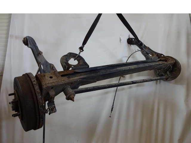 MOST ZADNJE OSI OEM N. LD4728B0X ORIGINAL REZERVNI DEL MAZDA MPV LW MK2 (1999 - 2006) DIESEL LETNIK 2002