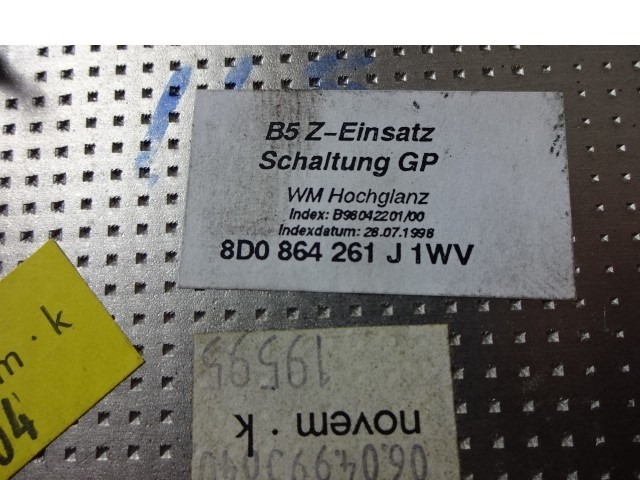 NOTRANJE OKRASNE LETVE  OEM N. 8D0864261J ORIGINAL REZERVNI DEL AUDI A4 B5 BER/SW (1994 - 12/2000) BENZINA/GPL LETNIK 1999
