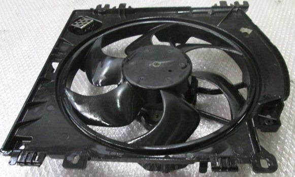 VENTILATOR HLADILNIKA OEM N. 21481AY600 ORIGINAL REZERVNI DEL NISSAN MICRA K12 K12E MK3 (2002 - 2010) DIESEL LETNIK 2007