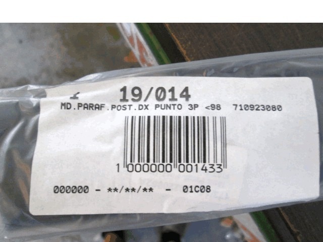 ZUNANJI PROFILI IN LETVE OEM N. 710923080 ORIGINAL REZERVNI DEL FIAT PUNTO 176 MK1/MK1 CABRIO (1993 - 08/1999) BENZINA LETNIK 1993